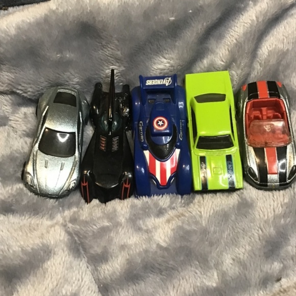 Various collectors hot wheels cars, great shape, 007, Batman - Picture 2 of 16